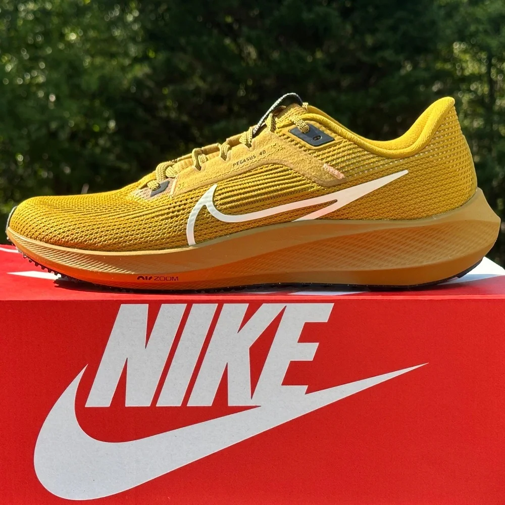 Nike Air Zoom Pegasus Lifestyle Casual Sneaker NEW - Mens 10 (fits Womens 11.5)
